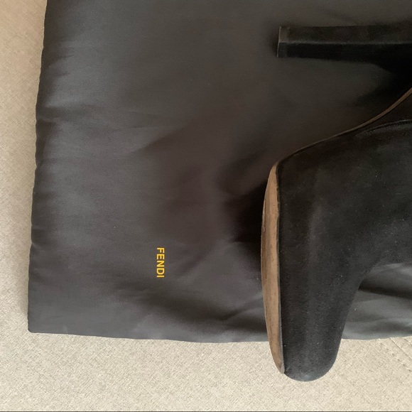 Fendi boots in suede and gold leather - Picture 6 of 7